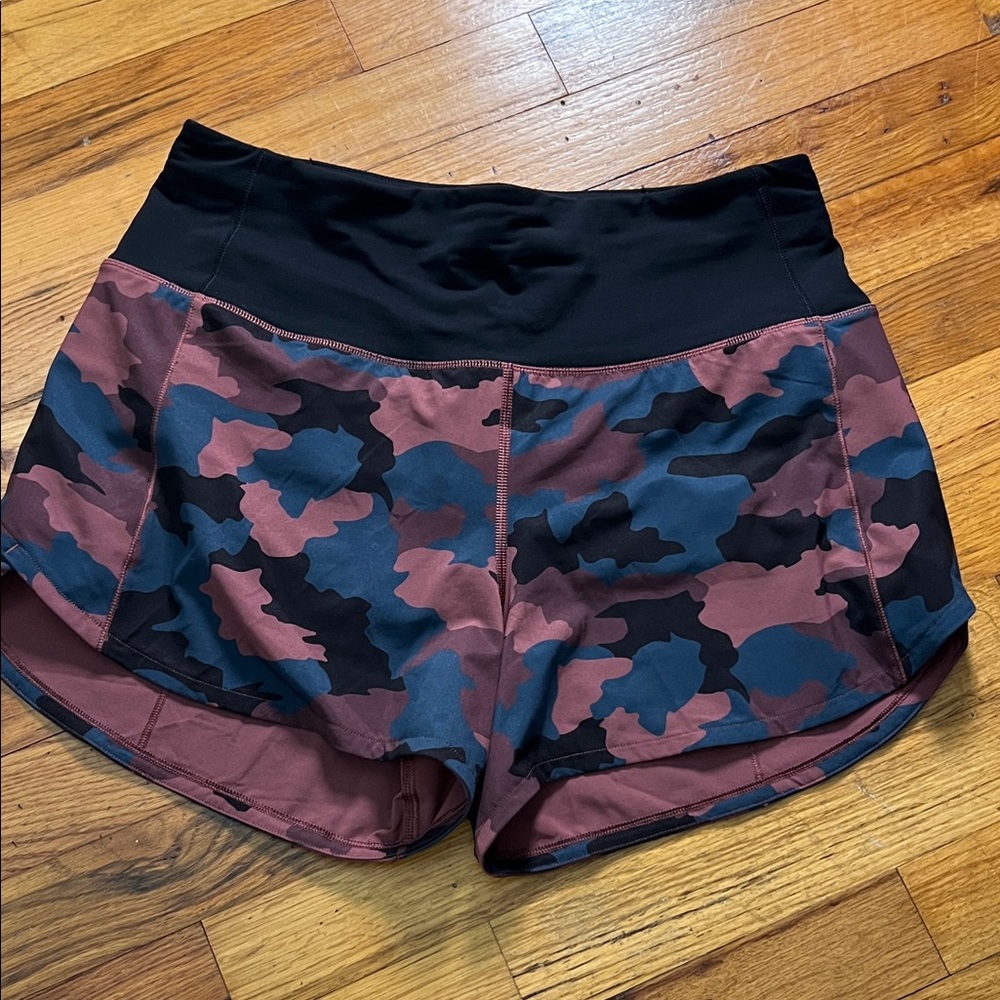 LULULEMON Womens Run Up black and camo print running short size 6
